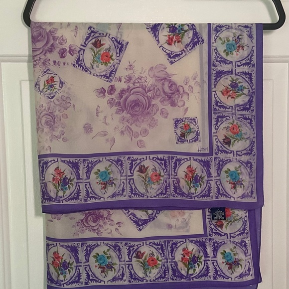 Honey Vintage Silk Scarf - Picture 6 of 16